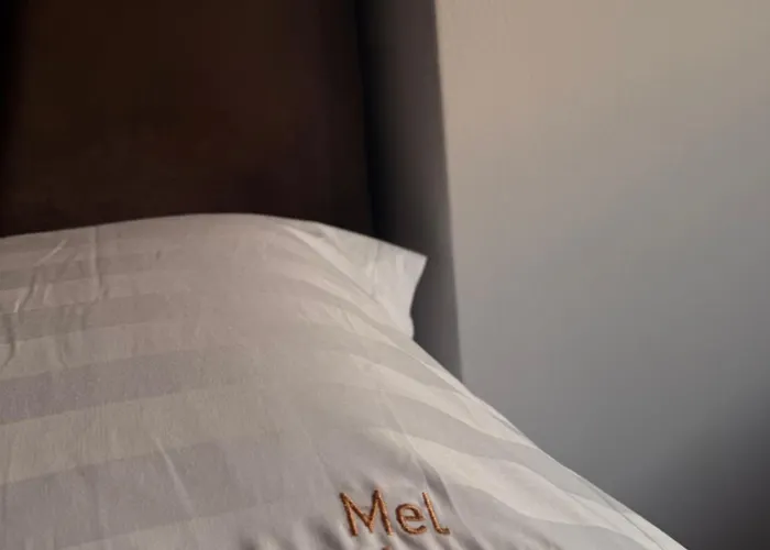 Mel Apartments